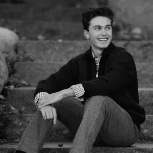 Luis T.